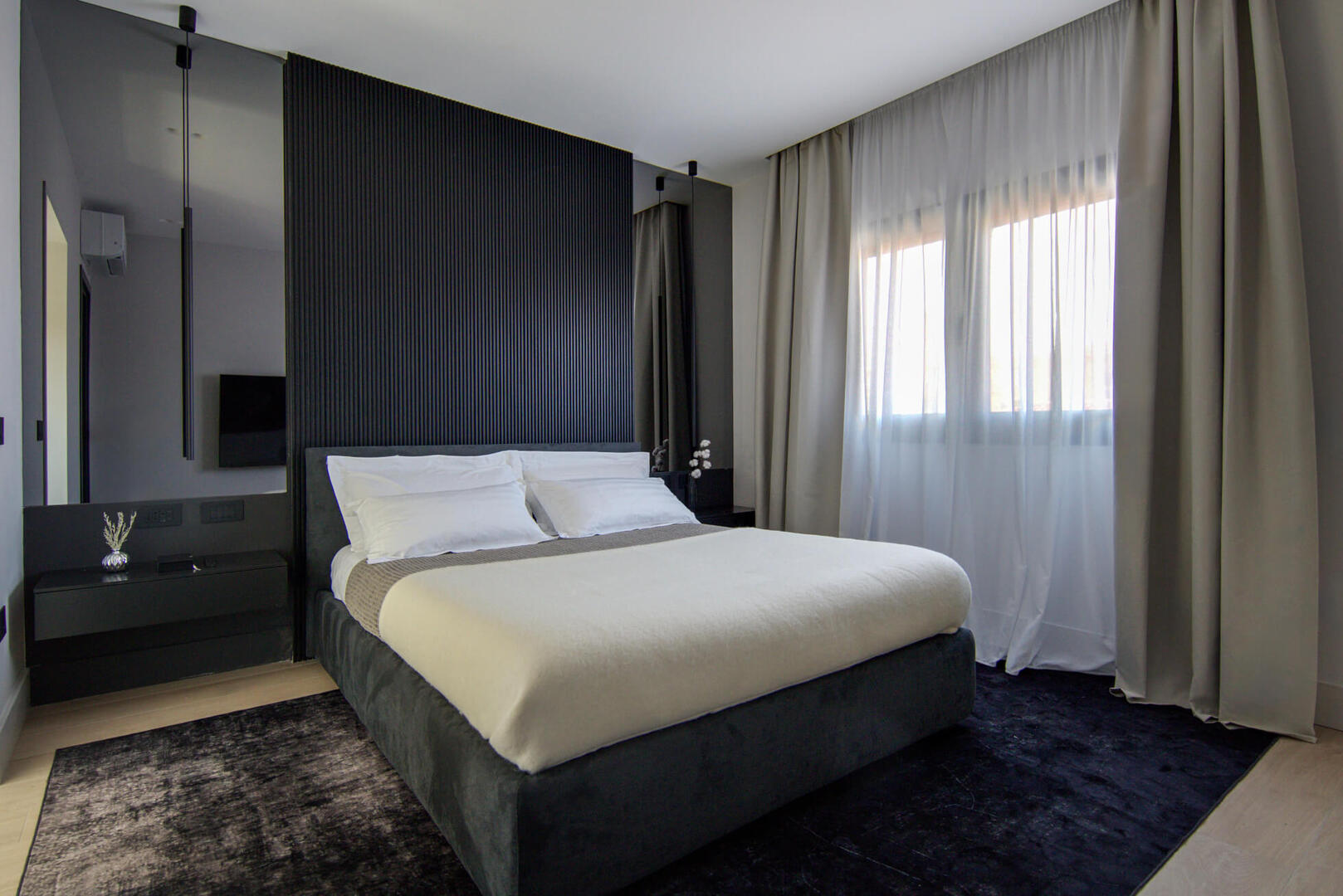 The master bedroom is a true piece of art. Great mattress and pillows.