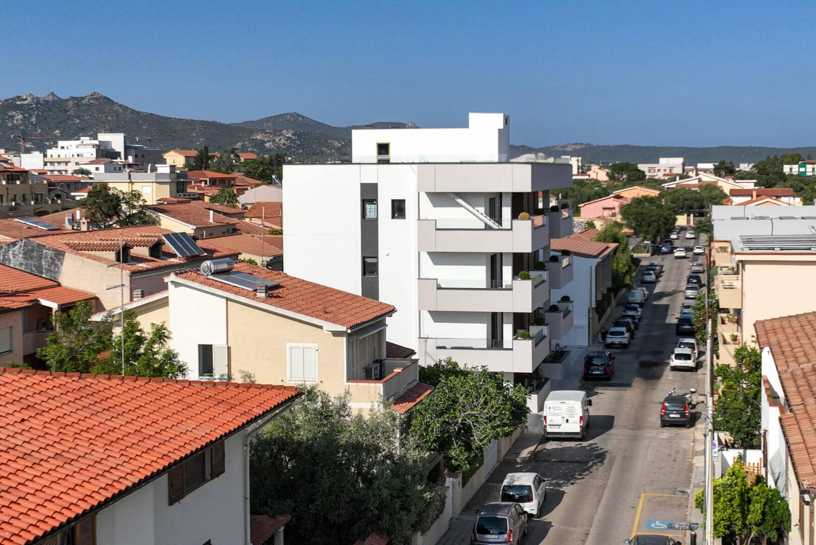 AZULIS Apartments stands out in the crowd as the most prestigious building in Olbia.